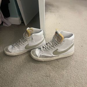 Nike blazers with green swoosh// size 9 women’s